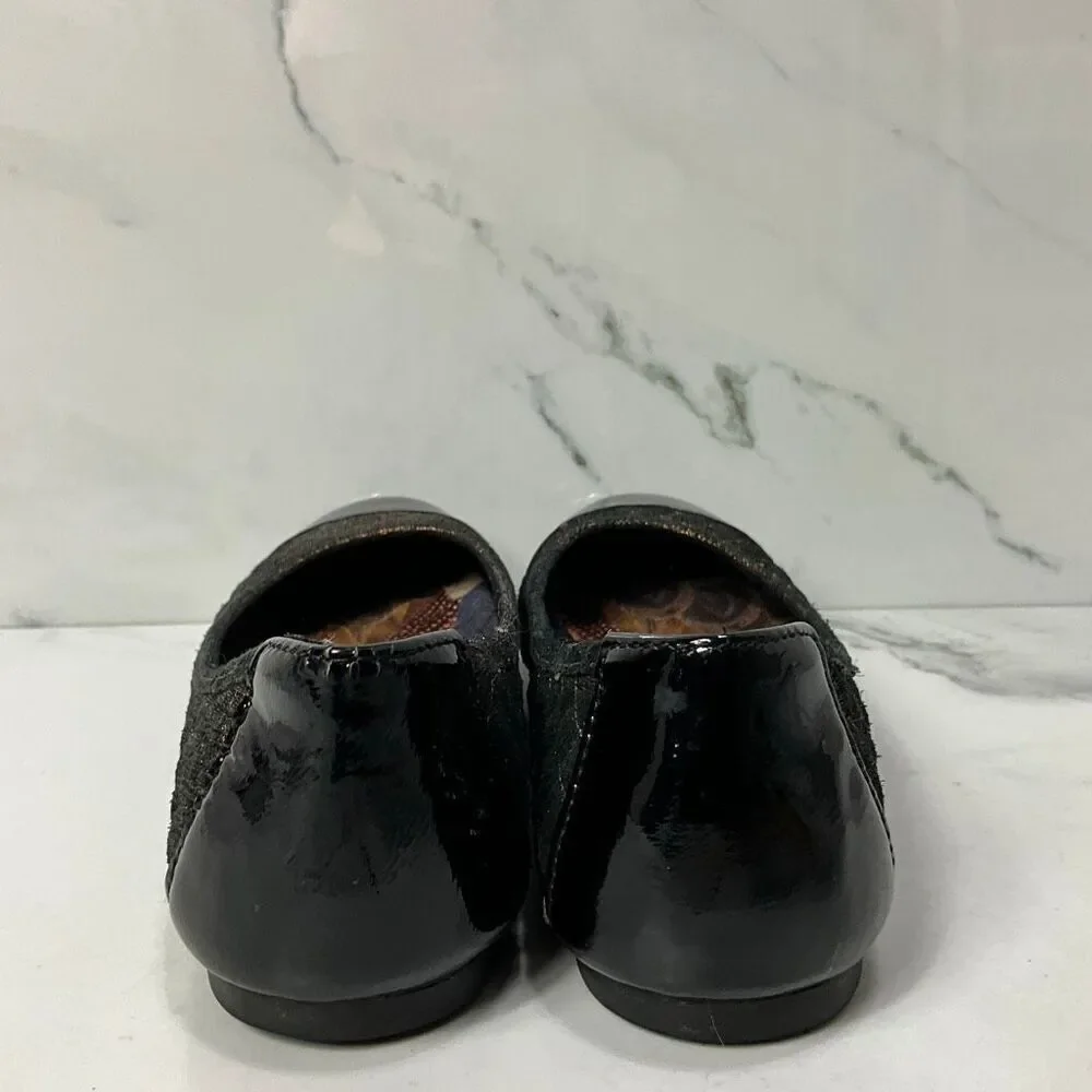 Born women’s metallic